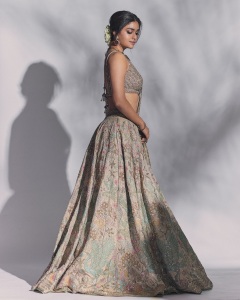 keerthy-suresh-in-wedding-look-dress-photos-005
