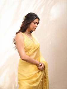 keerthy-suresh-in-yellow-saree-with-makeup-look-photos-002
