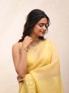 keerthy-suresh-in-yellow-saree-with-makeup-look-photos-007