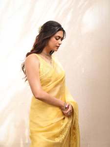 keerthy-suresh-in-yellow-saree-with-makeup-look-photos-013