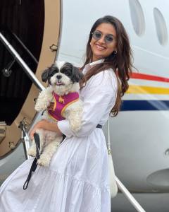 keerthy-suresh-latest-photos-with-her-pet-001