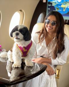 keerthy-suresh-latest-photos-with-her-pet-003