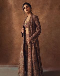 keerthy-suresh-latest-photoshoot-in-royal-look-001
