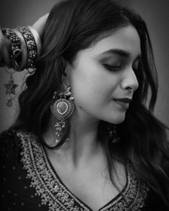 keerthy-suresh-latest-trending-style-dressing-ideas-photos-020