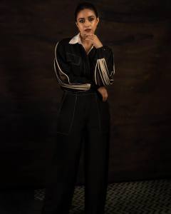 keerthy-suresh-new-look-in-Black-multi-binded-shirt-with-pant-001