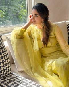 keerthy-suresh-new-look-in-light-clour-salwar-suit