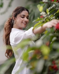 keerthy-suresh-new-photos-0618-007