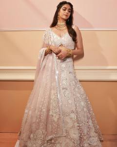 keerthy-suresh-new-photos-in-lehenga-003