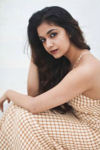 keerthy-suresh-new-photos-in-summer-dress-001