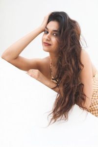 keerthy-suresh-new-photos-in-summer-dress-006