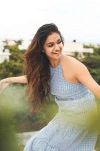keerthy-suresh-new-photos-in-summer-dress-008