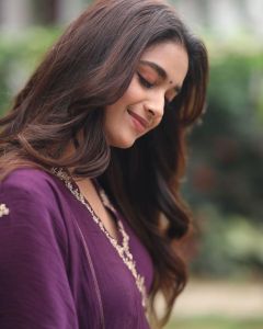 keerthy-suresh-new-pic-in-violet-churidar-002