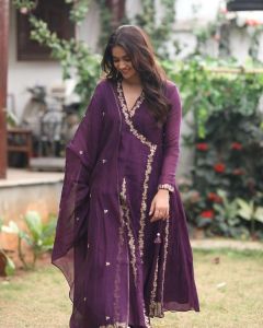 keerthy-suresh-new-pic-in-violet-churidar-003