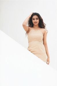 keerthy-suresh-new-pics-in-summer-dress-003