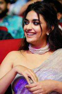 keerthy-suresh-strapless-blouse-saree-photos-001