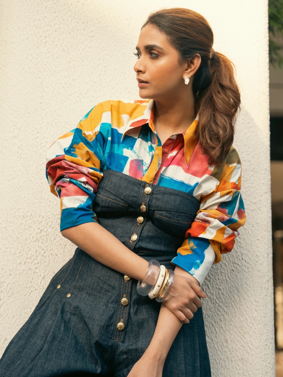keerthi-suresh-in-multi-colour-dress-style-ideas-photos-002