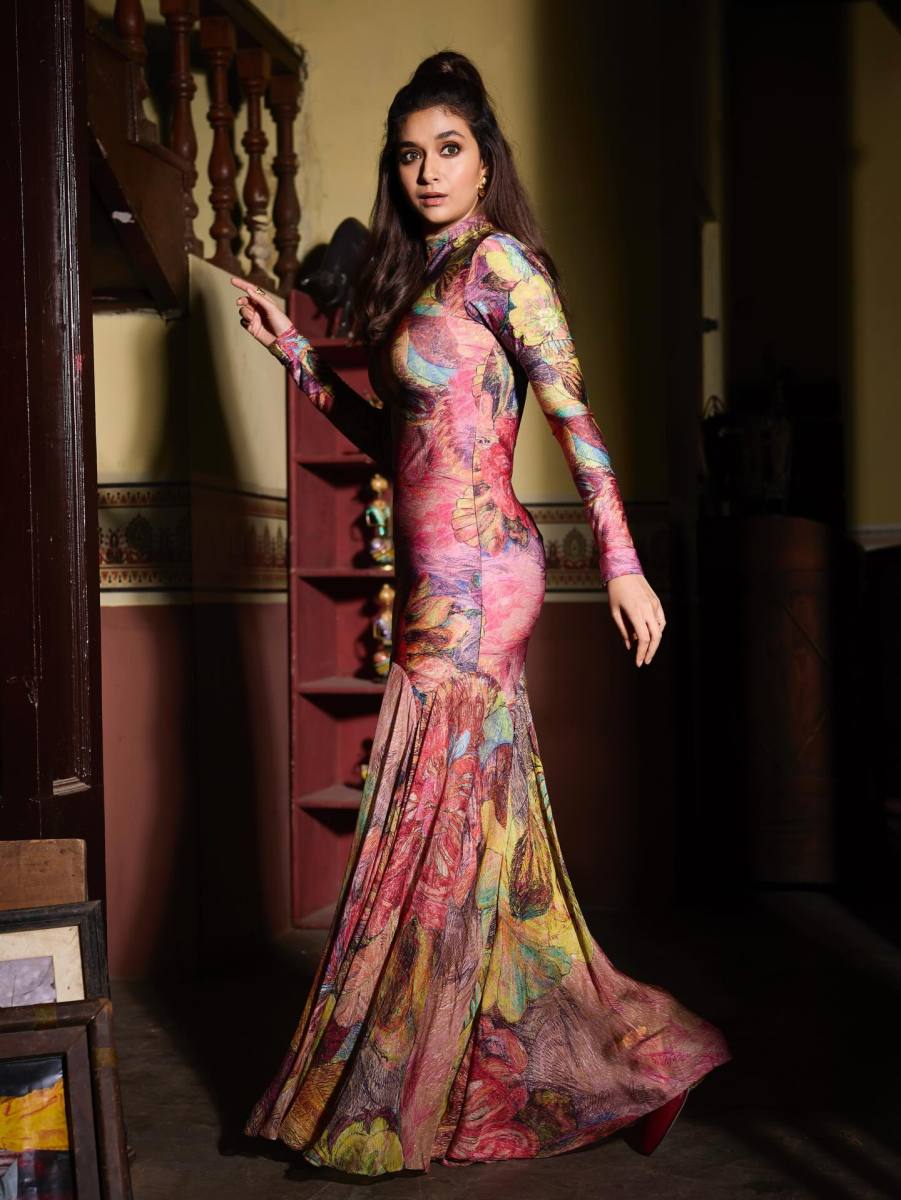 keerthi-suresh-latest-promotion-dress-style-photos-005