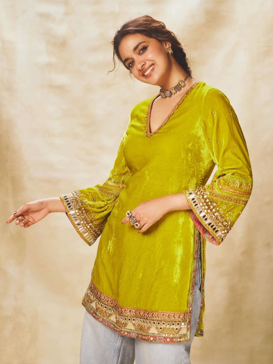 keerthi-suresh-latest-promotion-dress-style-photos-007