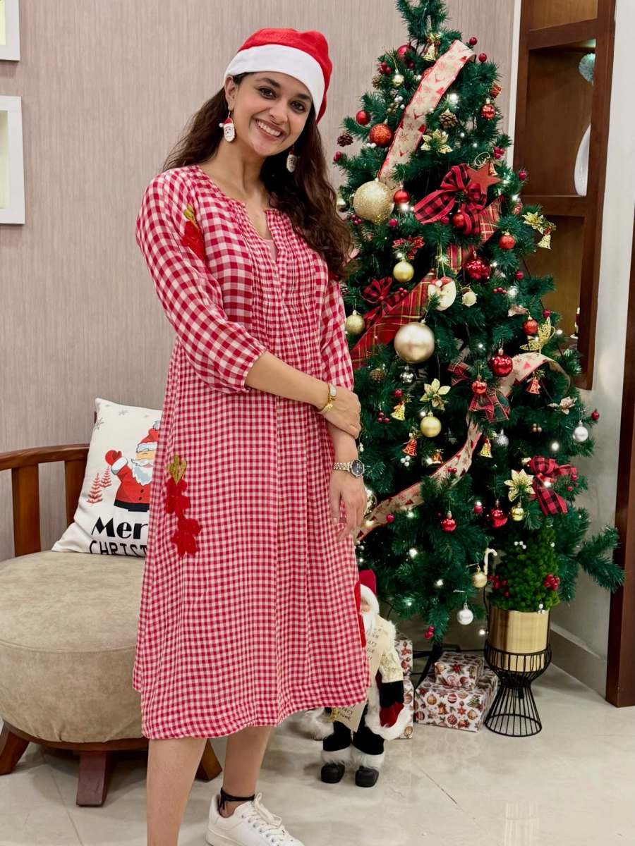 keerthy-suresh-in-christmas-ideas-dress