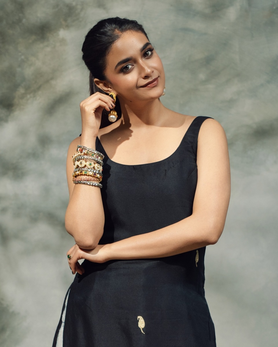 keerthy-suresh-latest-trending-style-dressing-ideas-photos-007