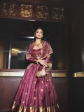 keerthy-suresh-in-fusion-of-kanchipuram-silk-and-kaashumaala-combo-like-tamil-and-kerala-tradition-look-combo-ideas-photos-001