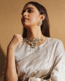 Keerthy-Suresh-in-Bright-light-metallic-linen-saree-from-kaas-collection-007