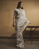 Keerthy-Suresh-in-Bright-light-metallic-linen-saree-from-kaas-collection-008
