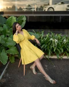 leona-lishoy-in-yellow-outfit