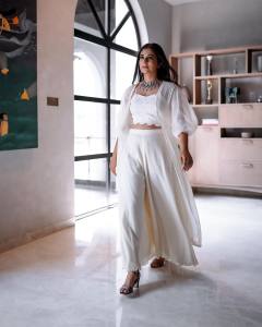 leona-lishoy-new-photos-in-white-dress-001