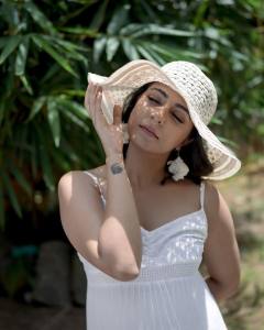leona-lishoy-photoshoot-photo-gallery-004