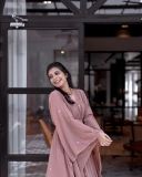 leona-lishoy-wearing-mellow-rose-kaftan-dress-photos-007