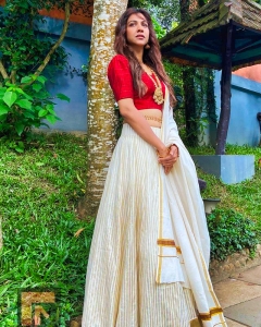 Madonna-Sebastian-onam-photoshoot-2021-004