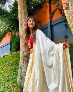 Madonna-Sebastian-onam-photoshoot-2021-005