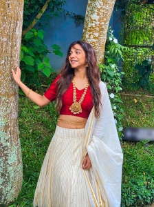 Madonna-Sebastian-onam-photoshoot-2021
