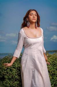madonna-sebastian-in-a-line-churidar