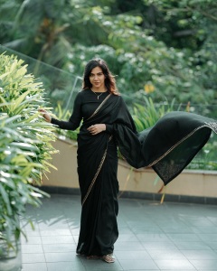 madonna-sebastian-in-black-saree-with-full-sleeve-blouse-style-ideas-photos-007