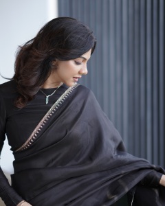 madonna-sebastian-in-black-saree-with-full-sleeve-blouse-style-photos