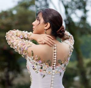madonna-sebastian-in-fish-cut-gown-008