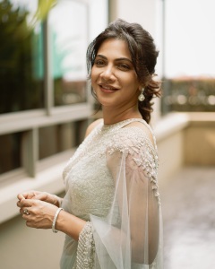 madonna-sebastian-in-full-stone-blouse-with-saree-for-wedding-photos