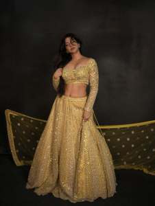 madonna-sebastian-in-lemon-yellow-lehenga-with-mirror-sequence-and-wide-neck-blouse-photos-001