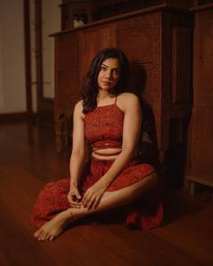 madonna-sebastian-in-palazzo-pants-with-crop-top-photos-hd-005