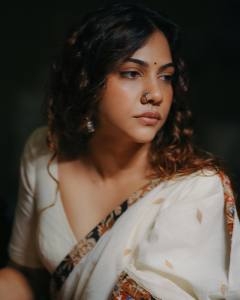 madonna-sebastian-in-saree-look