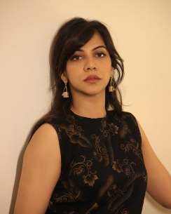 madonna-sebastian-in-sleeveless-dress-and-her-new-tattoo-photos-008