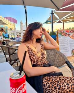 madonna-sebastian-in-sleeveless-gown-photos-006