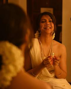 madonna-sebastian-new-photo-shoot-kerala-traditional-look-005