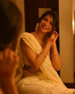 madonna-sebastian-new-photo-shoot-kerala-traditional-look-006