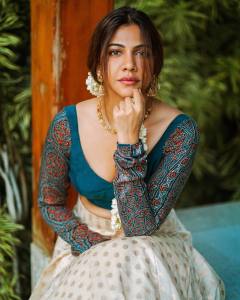 madonna-sebastian-onam-look-2022-photos-003