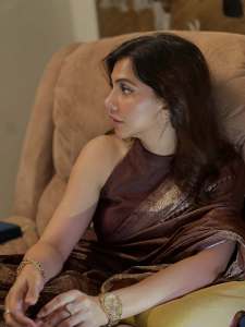 madonna-sebastian-onam-outfit-style-photos-007