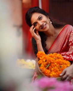 madonna-sebastian-photoshoot-in-red-colour-saree2013-001