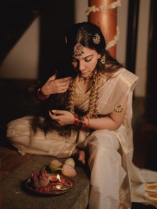 madonna-sebastian-saree-with-ornaments-ideas-photos-009